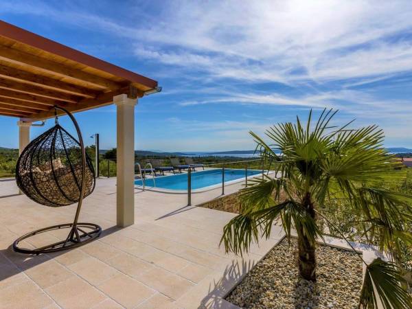 Island Brac-Family holiday-house with pool and amazing Private Yard with olive groves in Sutivan